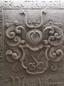 yoni in der kirche